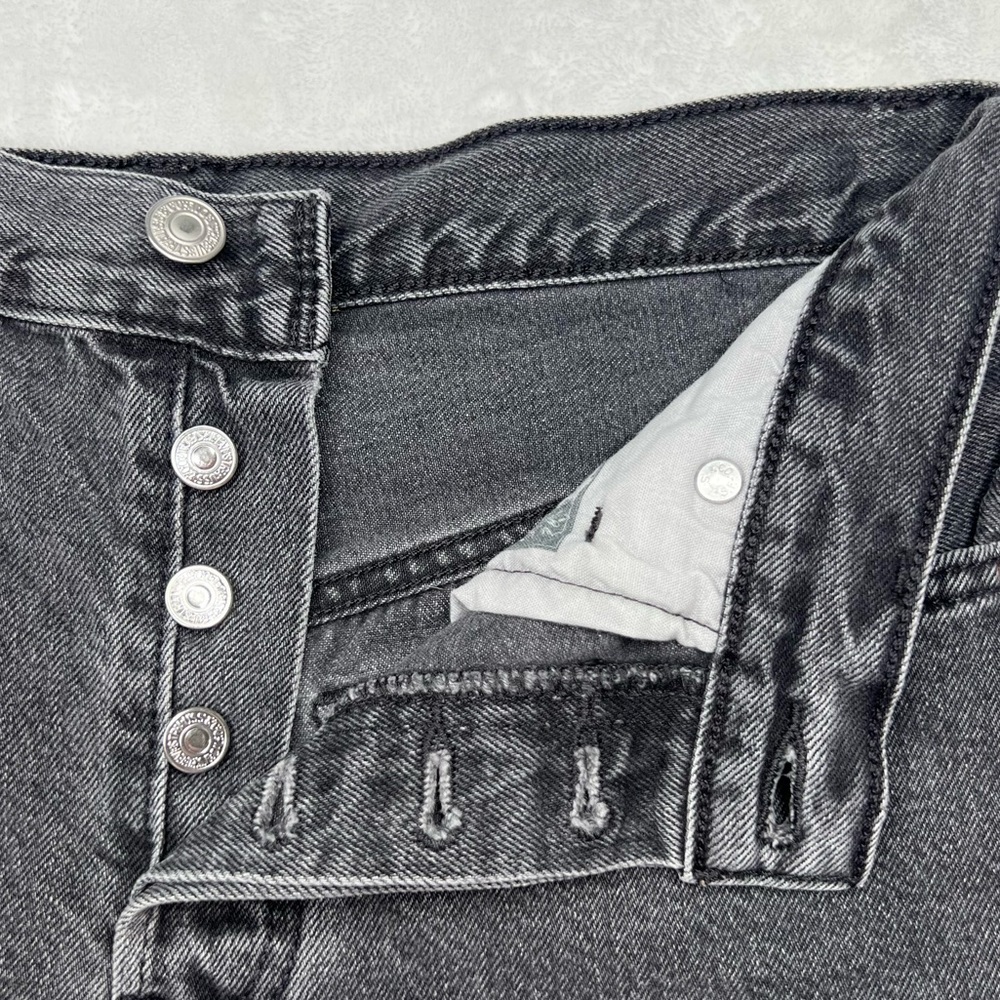 Levi’s 501 Shorts Demin Cutoff Distressed Frayed 90s Raw Hem Faded Black 27 - Picture 6 of 15